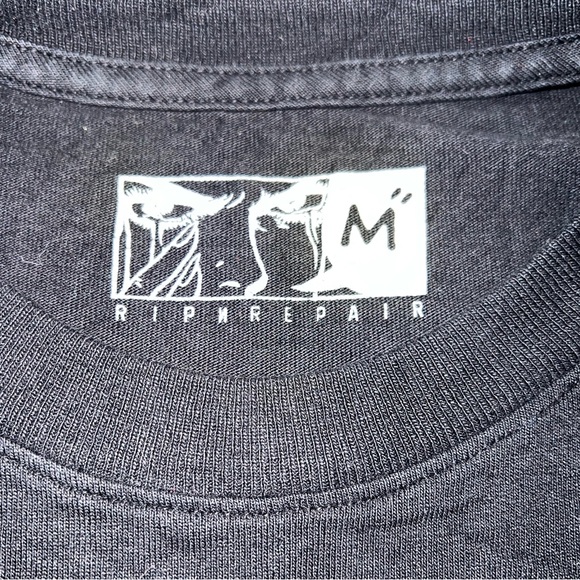 Rip n Repair T shirt. Size medium - Picture 2 of 4